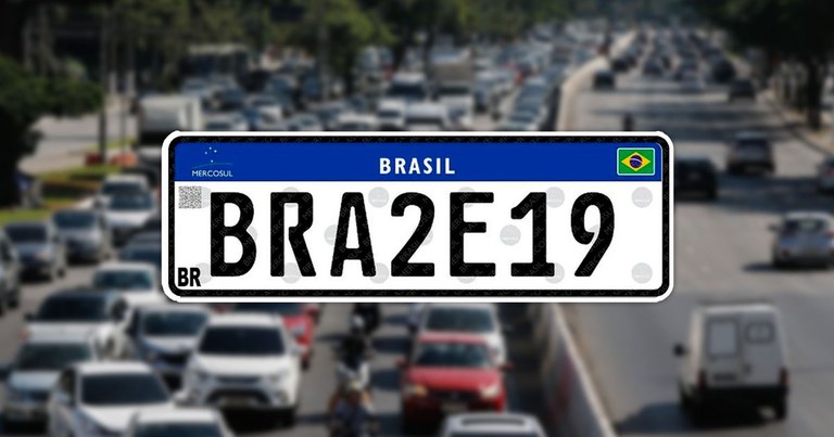 Imagem ilustrativa de uma placa de veículo no padrão Mercosul